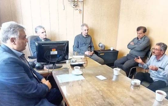 دیدار و گفت‌وگو رییس موسسه با زارعین تولید کننده بذر هیبرید تجارتی چغندرقند اردبیل